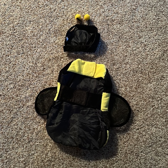 Bumble Bee Dog Halloween Costume. Size Small - Picture 5 of 5